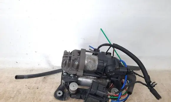 BMW 7 G11 G12 Pneumatic air compressor holding bracket 
