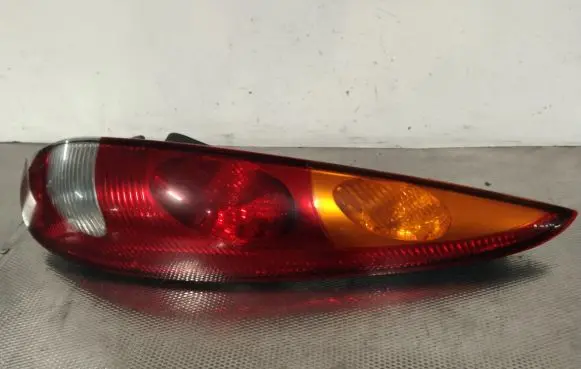 Nissan Almera Tino Rear/tail lights