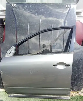 Nissan Murano Z50 Front door