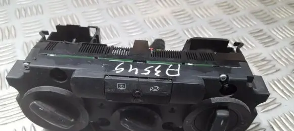 Volkswagen Golf V Climate control unit