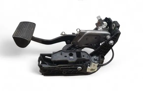 Chevrolet Suburban Brake pedal 0820508001C