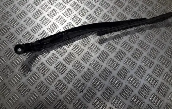Lexus IS 220D-250-350 Front wiper blade arm