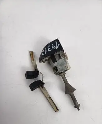 BMW 1 E81 E87 Front door lock (next to the handle) 