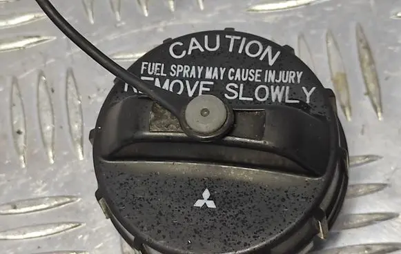 Mitsubishi Outlander Fuel tank filler cap 