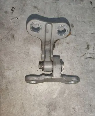 Volvo V50 Front door upper hinge 30784887 A046572