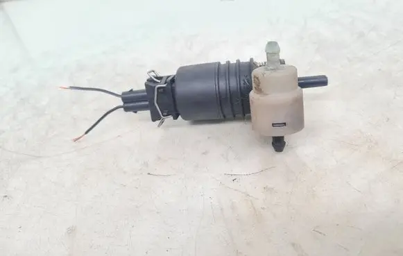Opel Omega B1 Windscreen/windshield washer pump