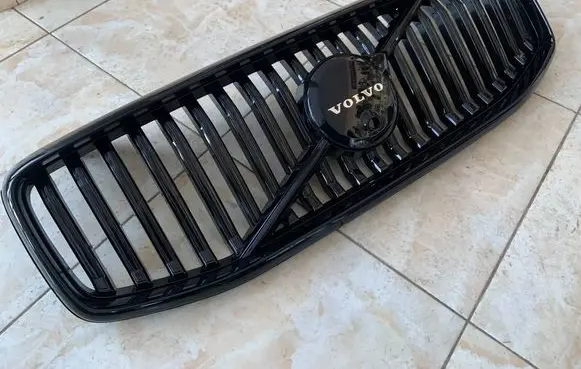 Volvo XC60 Front bumper upper radiator grill 32234986 32234989