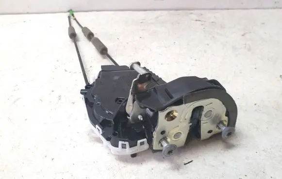Toyota Yaris XP210 Rear door lock V5114120