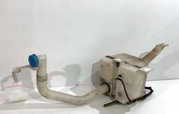 Suzuki Swift I Windshield washer fluid reservoir/tank 