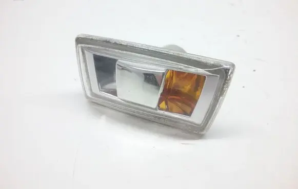 Chevrolet Orlando Front fender indicator light 13252455 13252456