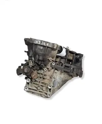 Hyundai i30 Manual 5 speed gearbox W9J6H