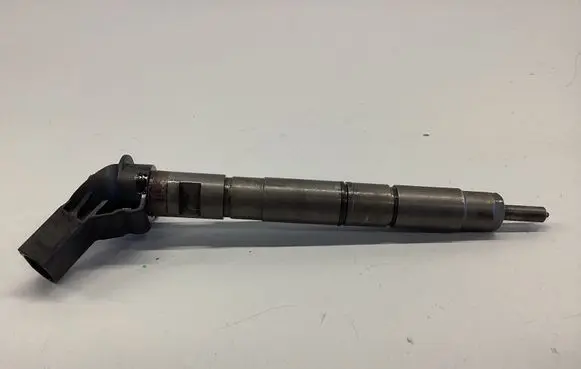 Audi A5 8T 8F Fuel injector 0445115058