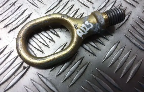Volkswagen Golf IV Towing hook eye 