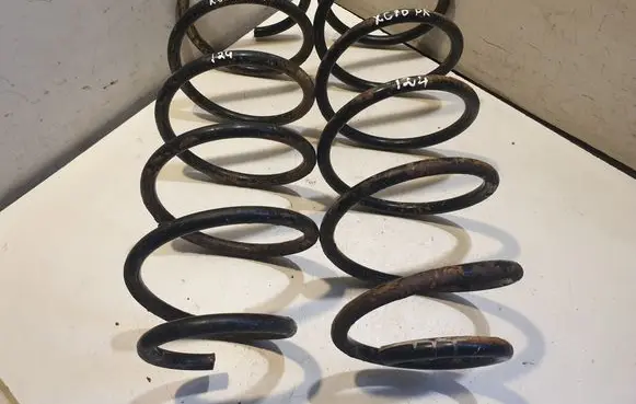 Volvo XC70 Front coil spring 
