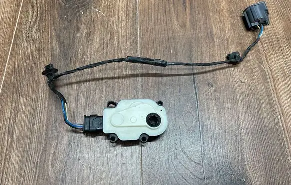 Land Rover Range Rover L405 Radiator active air flap actuator BM518476 BM518476A