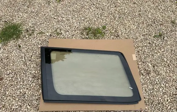 Nissan Patrol Y61 Rear side window 83301VB000