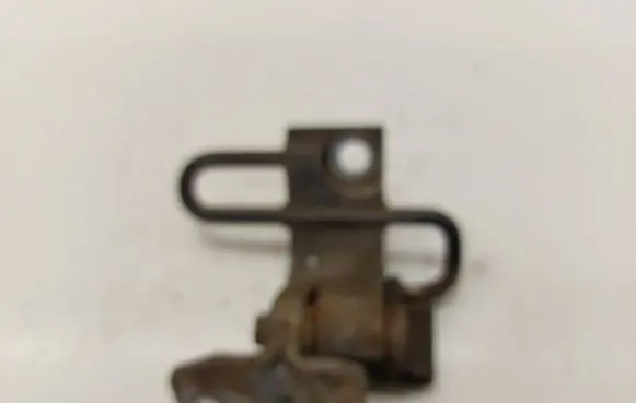 Volkswagen PASSAT B6 Rear door lower hinge 3C9833412A