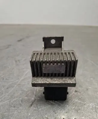 Peugeot Partner Glow plug pre-heat relay 
