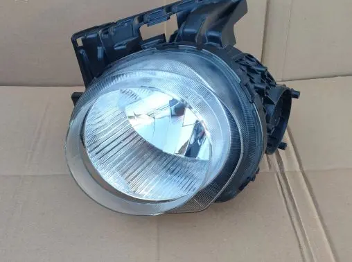 Nissan Juke I F15 Headlight/headlamp 26060-Vb90A