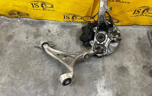 Mercedes-Benz GLS X166 Front wheel hub spindle knuckle A16609