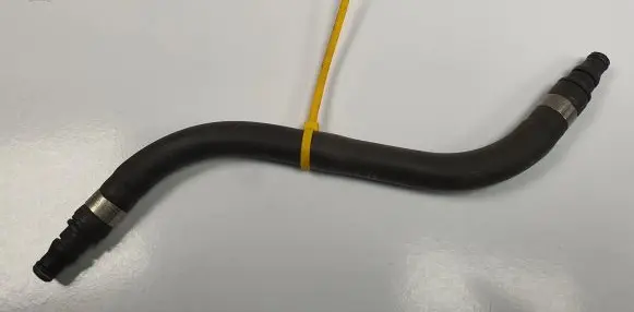 Mercedes-Benz CLS C218 AMG Engine coolant pipe/hose A2125010525