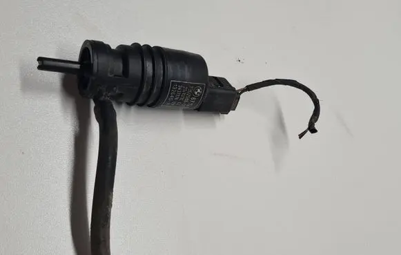 BMW 3 E90 E91 Windscreen/windshield washer pump 7302588 13264011 3437376