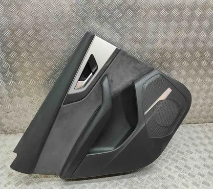 Audi Q7 4M Rear door card panel trim 4M0863981 4M0867317B