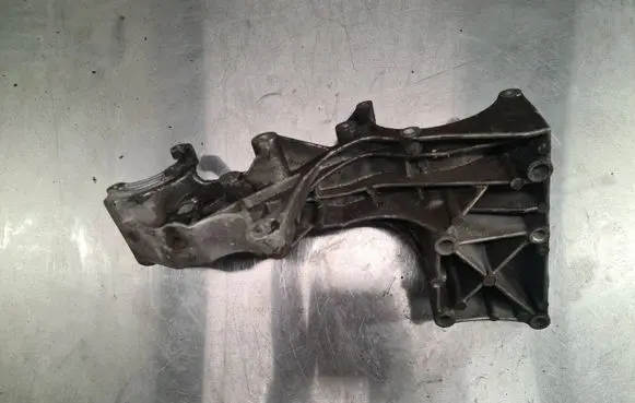 Volvo S80 Generator/alternator bracket 074145169K