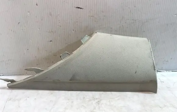 (D)pillar trim (top)