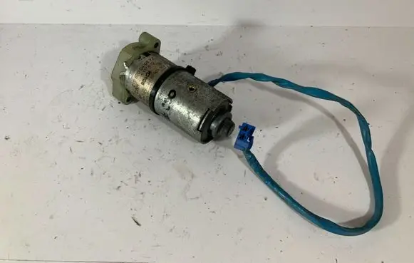 Mercedes-Benz E W210 Seat adjustment motor A2108200408