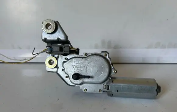 Volvo V70 Rear window wiper motor 9154525 0390201558