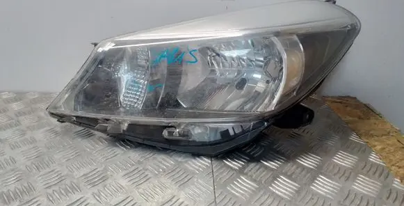 Toyota Yaris Headlight/headlamp