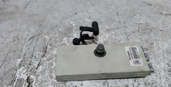 Volvo V70 Aerial antenna amplifier 30679658