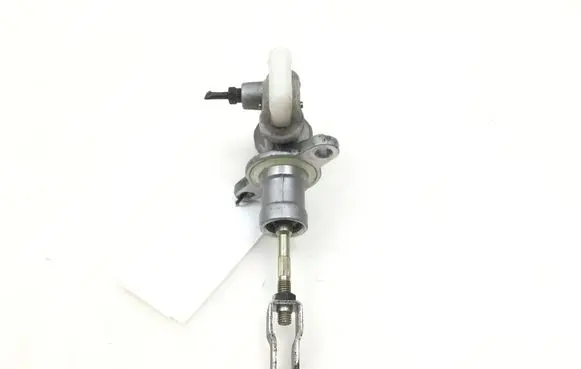 Nissan X-Trail T30 Clutch master cylinder 