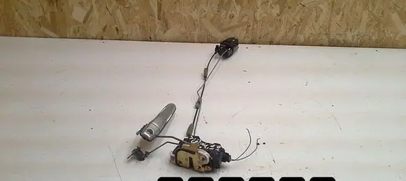 Mitsubishi Outlander Front door lock 