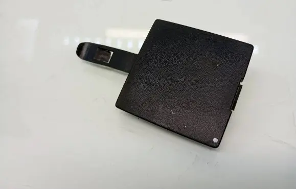 Rear bumper row hook cap/cover