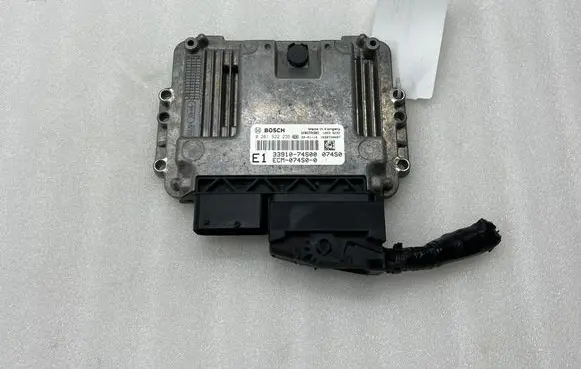 Suzuki Vitara (LY) Engine control unit/module 3391074S00