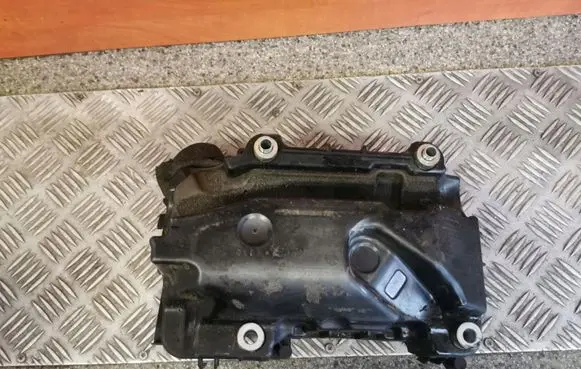 Volkswagen Tiguan Intake resonator 03C145650B