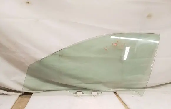 Honda Accord Front door window glass four-door