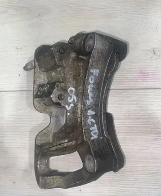 Ford Focus Engine mounting bracket 326C29