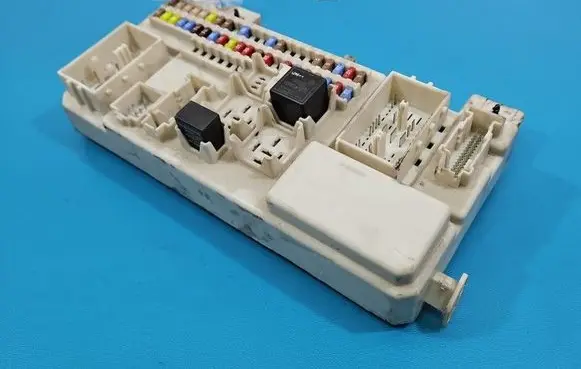 Volvo S40 Central body control module 8690719 IMPRK1574249