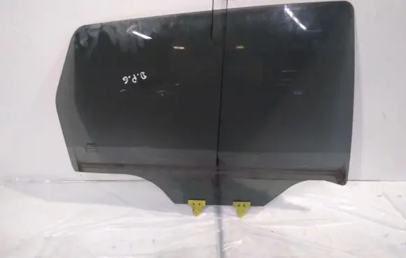 Nissan Qashqai Rear door window glass