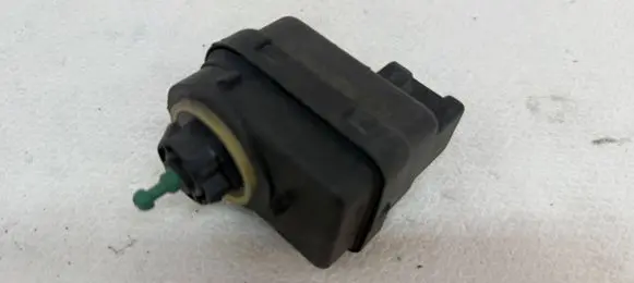 Renault Laguna II Headlight level adjustment motor R7700840141