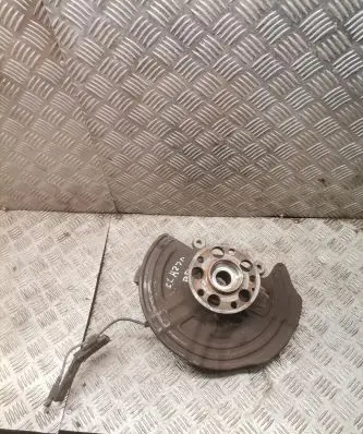 Mercedes-Benz CLA C117 X117 W117 Front wheel hub spindle knuckle