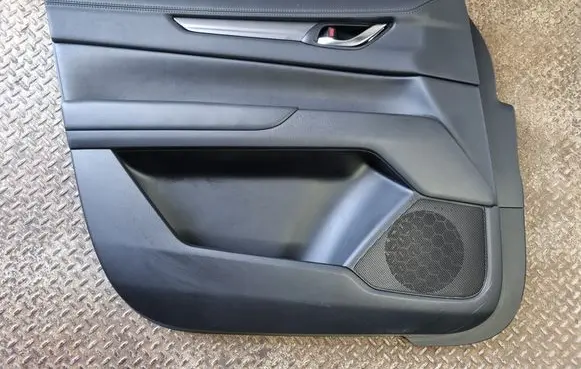 Mazda CX-5 II Front door card panel trim