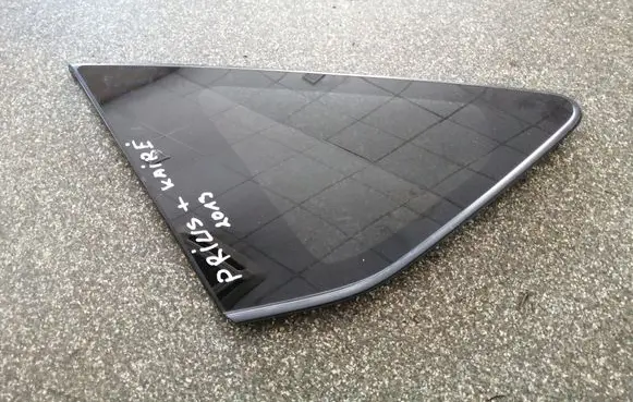 Toyota Prius+ (ZVW40) Rear side window
