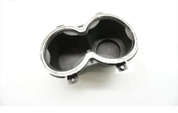 KIA Sorento Cup holder front 