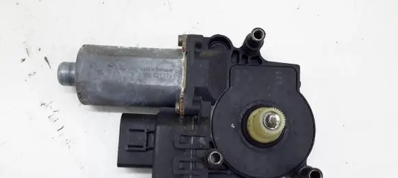 Audi A6 S6 C5 4B Wiper motor 0130821774