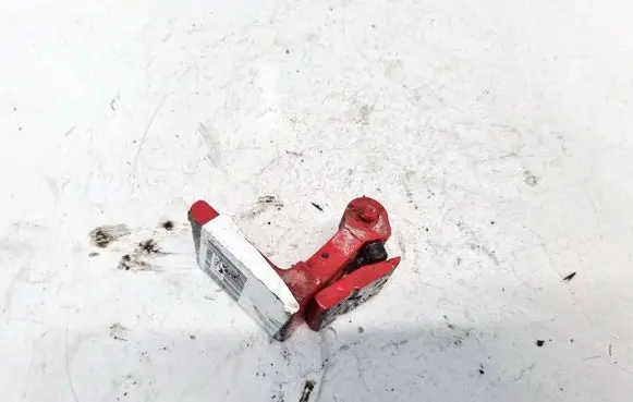 Audi A4 S4 B5 8D Rear door lower hinge 8D0833401