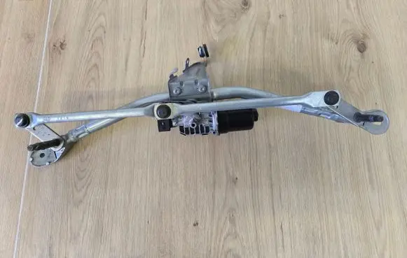 BMW X6M G06 F96 Front wiper linkage 9880517